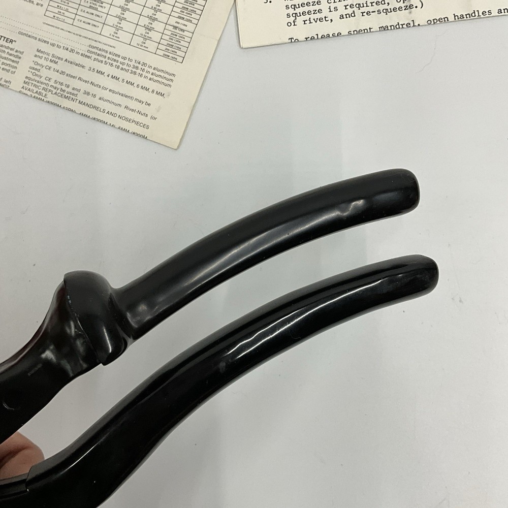 Creative Engineering The Nutter Rivet Nut Gun Tool Set w/ Extras & Case UNTESTED