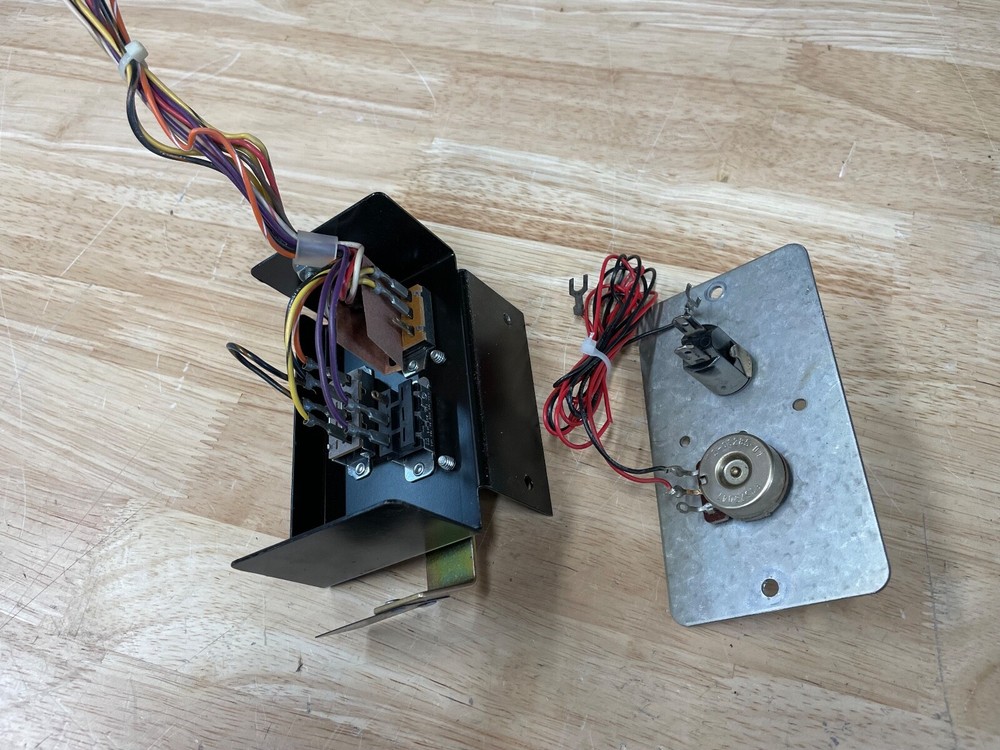 Rowe CD100A Test/Power button Assembly, Volume Control/Cancel Button Assembly