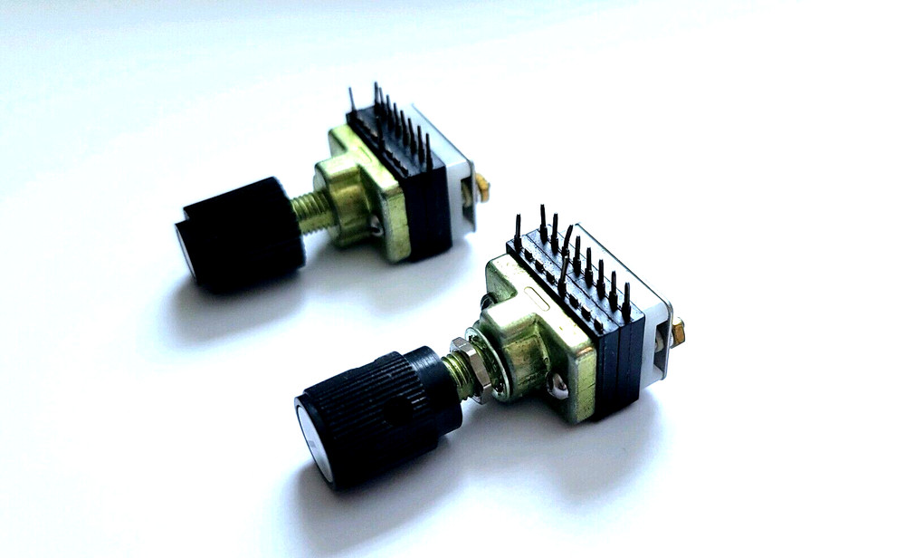Two Electroswitch C2P0204N-A 2 pol/4 pos. with knob Qty 2