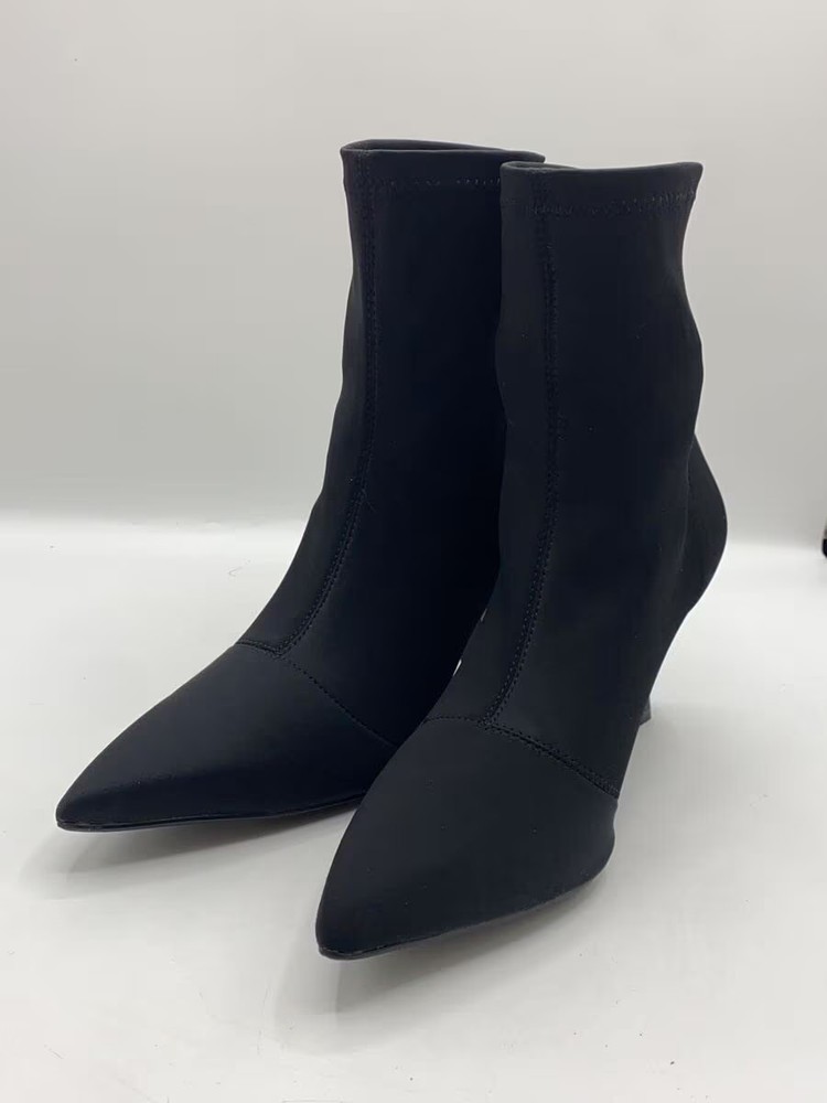 YELLO Pumps -- BLACK