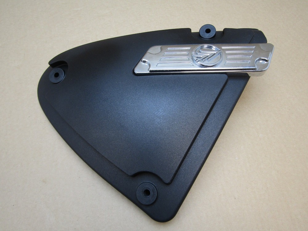 Keeway Superlight 125 2022 3,908 miles right side panel (12884)