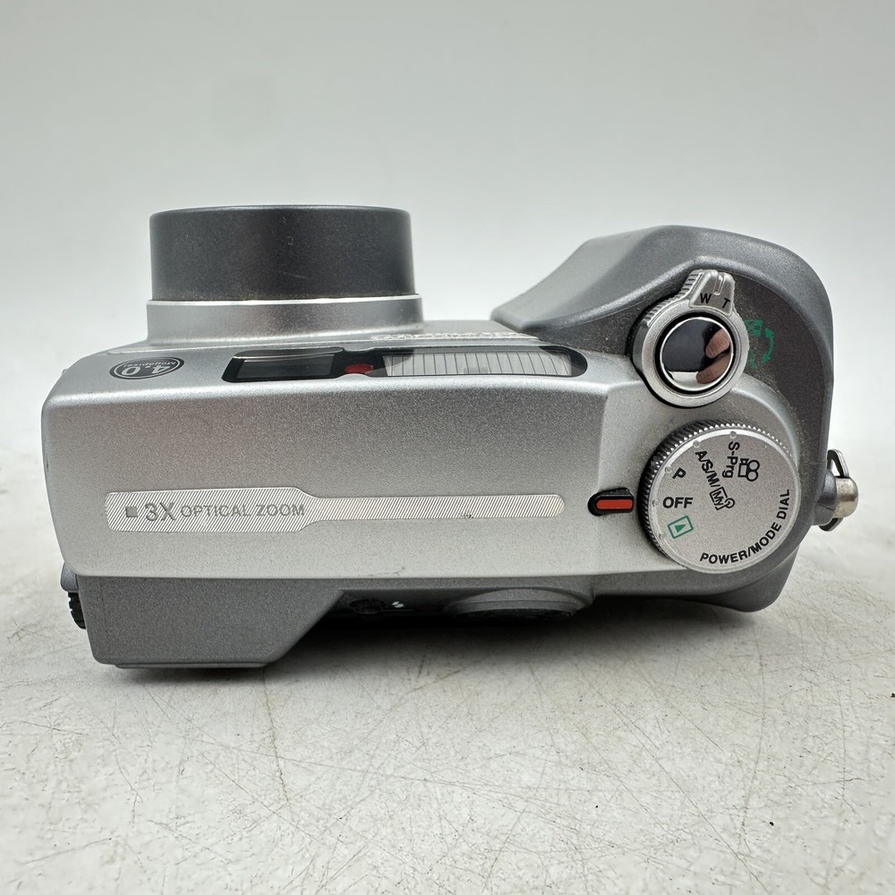Olympus Camedia C-4000 Digital Zoom Camera 4.0 Mega Pixels Silver Camera