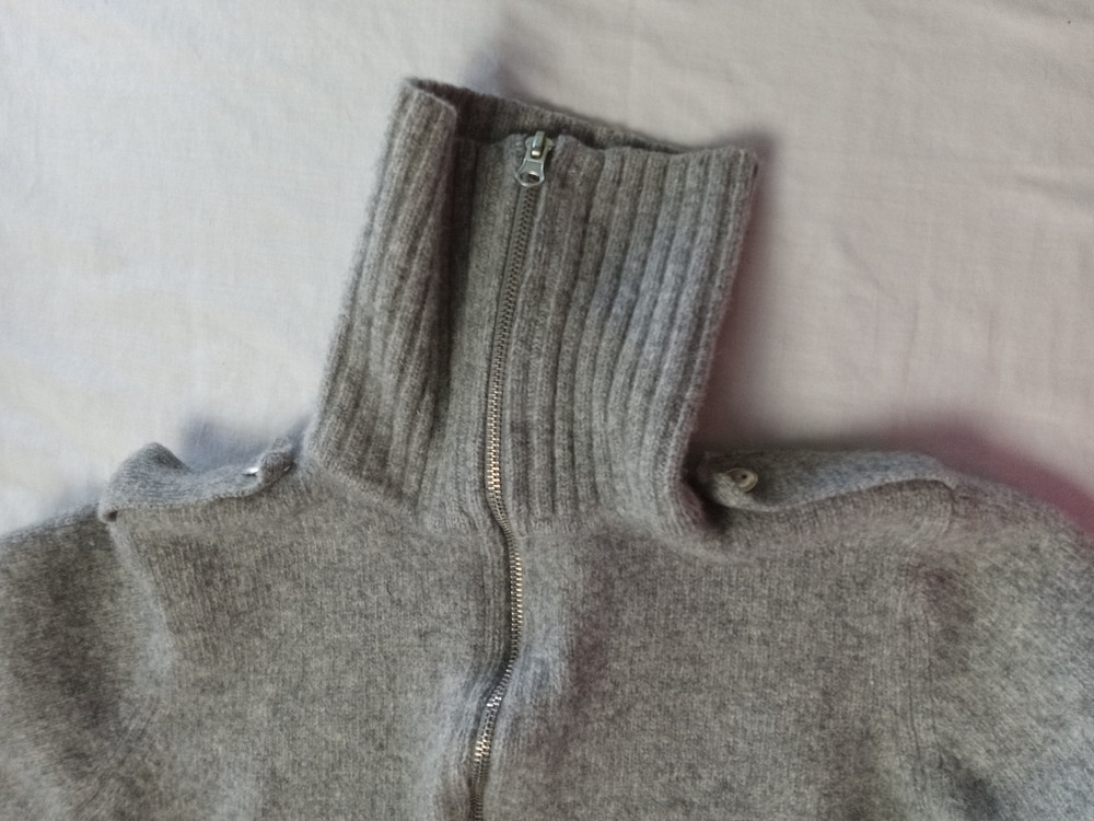eastside westside chunky lambswool grey sweater size Small missing belt