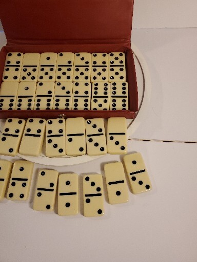 Vintage Cardinal 28 Piece Dominoes Set