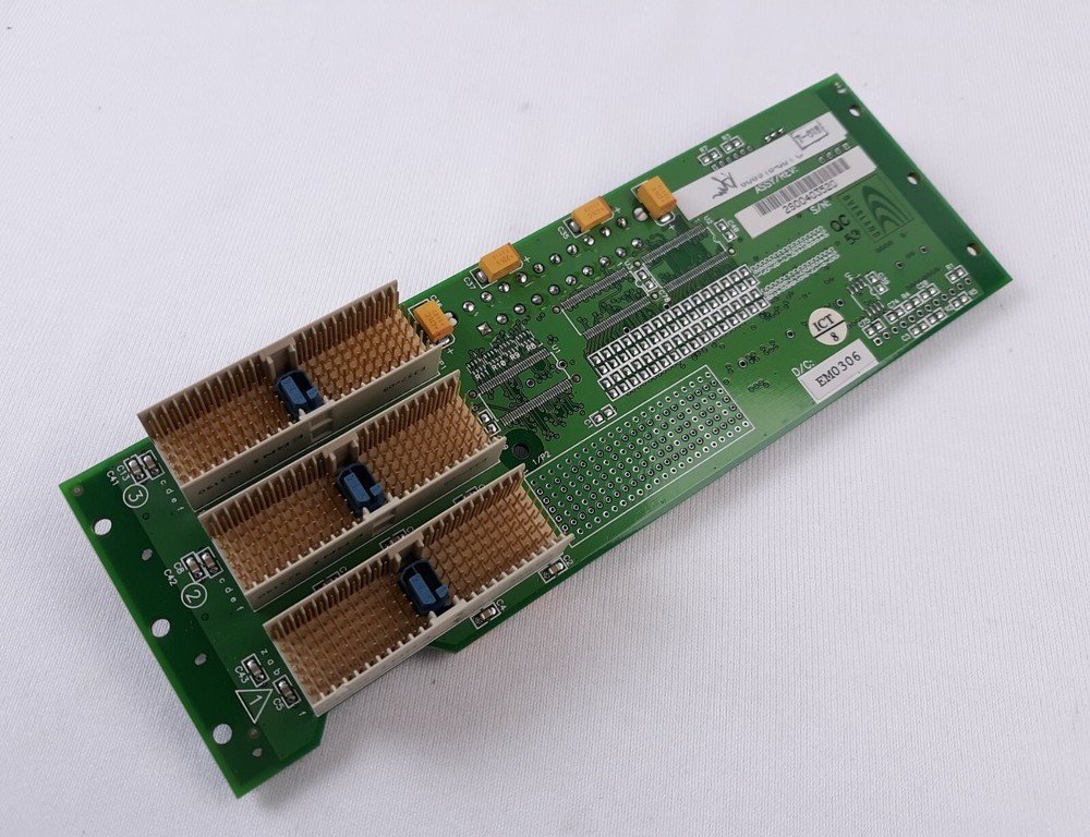 Compaq 606918-001 Backplane