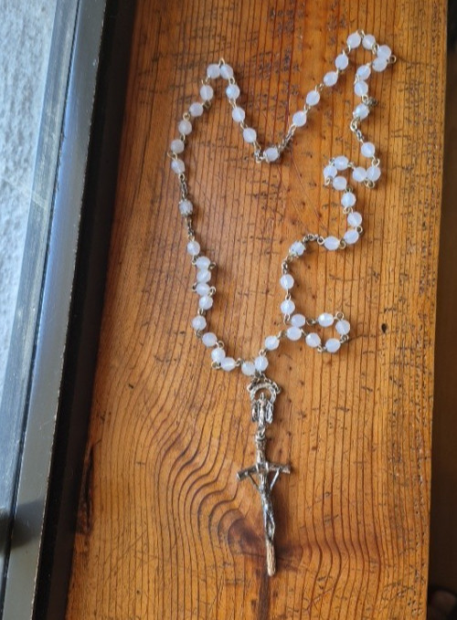 Vintage Catholic ROSARY Frosted White Faceted Acrylic Beads Silver Tone Crucifix