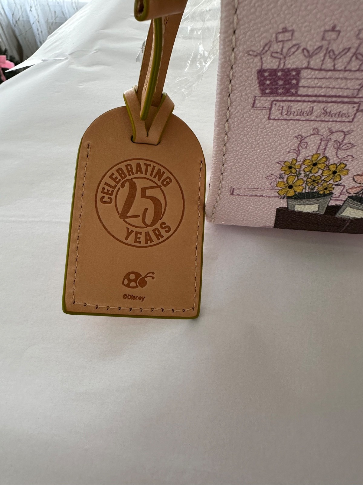 DISNEY DOONEY & BOURKE 2018 FLOWER & GARDEN MINNIE FIGARO CROSSBODY NEW