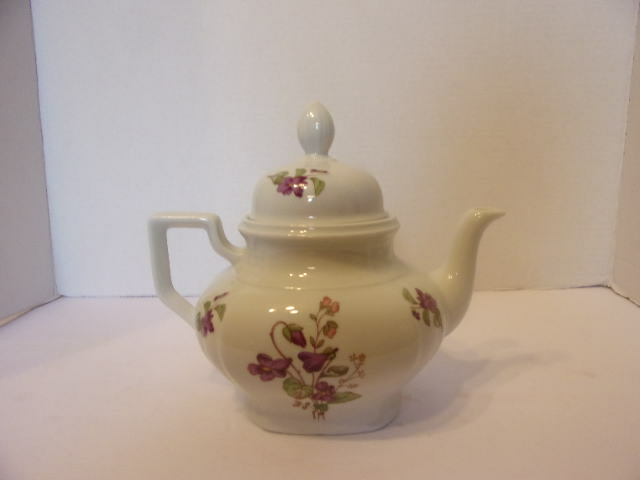 BAREUTHER WALDSASSEM BAVARIA TEAPOT WITH VIOLETS