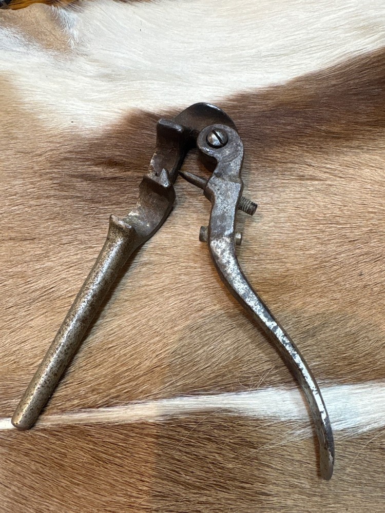 VINTAGE Shotshell 12 gauge De-Capping Reloading Tool.