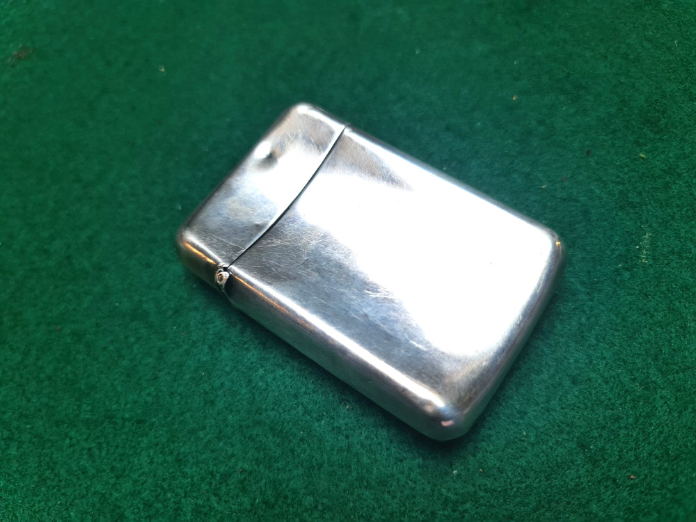 ATTRACTIVE SOLID SILVER VICTORIAN CARD CASE WITH EMBOSSED DECORATION