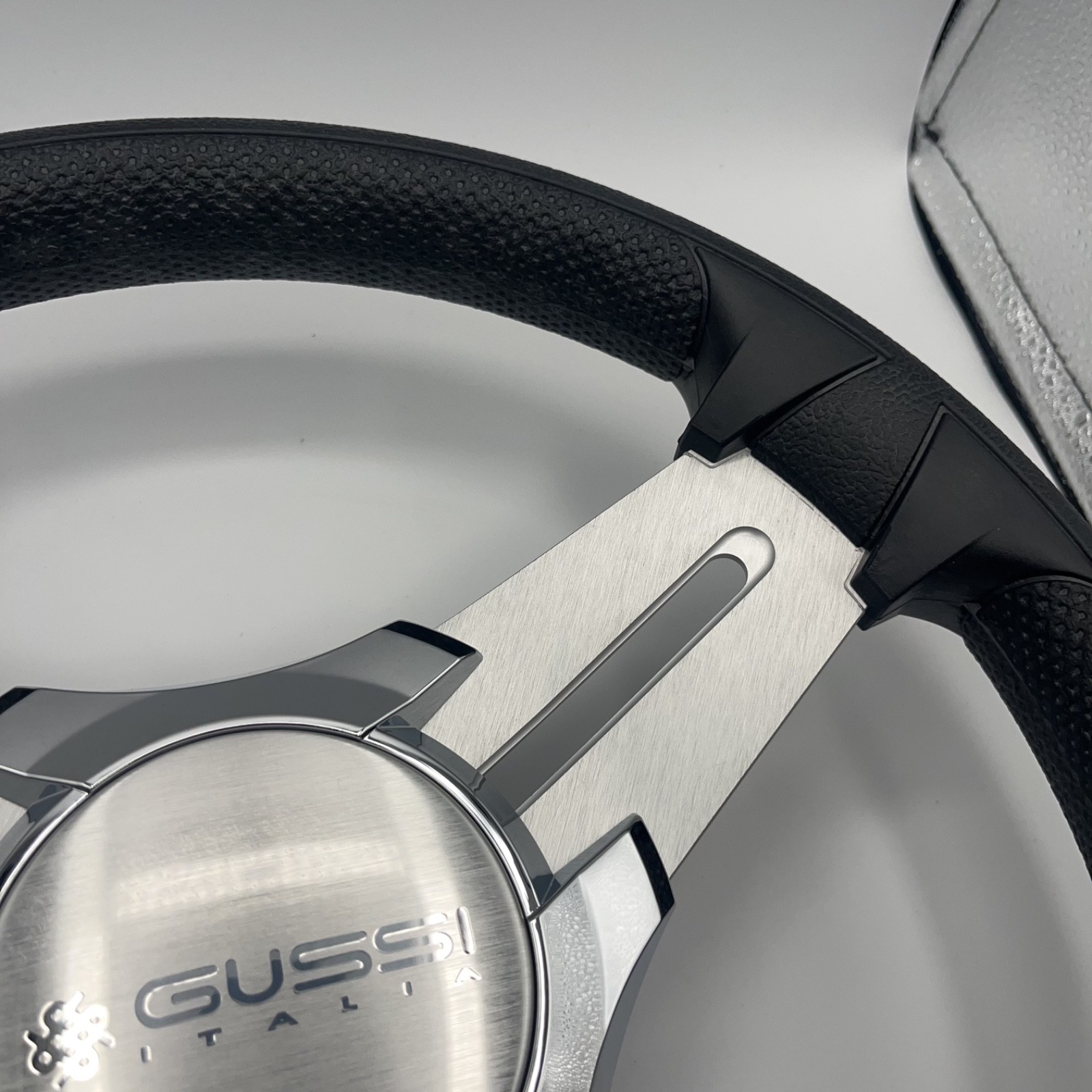 Model 15 Marine Steering Wheel Brushed Aluminum Spokes | Gussi Logo | KEY HUB