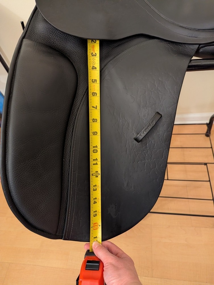 17" County Connection Dressage Saddle, MW Tree - wool flocked!