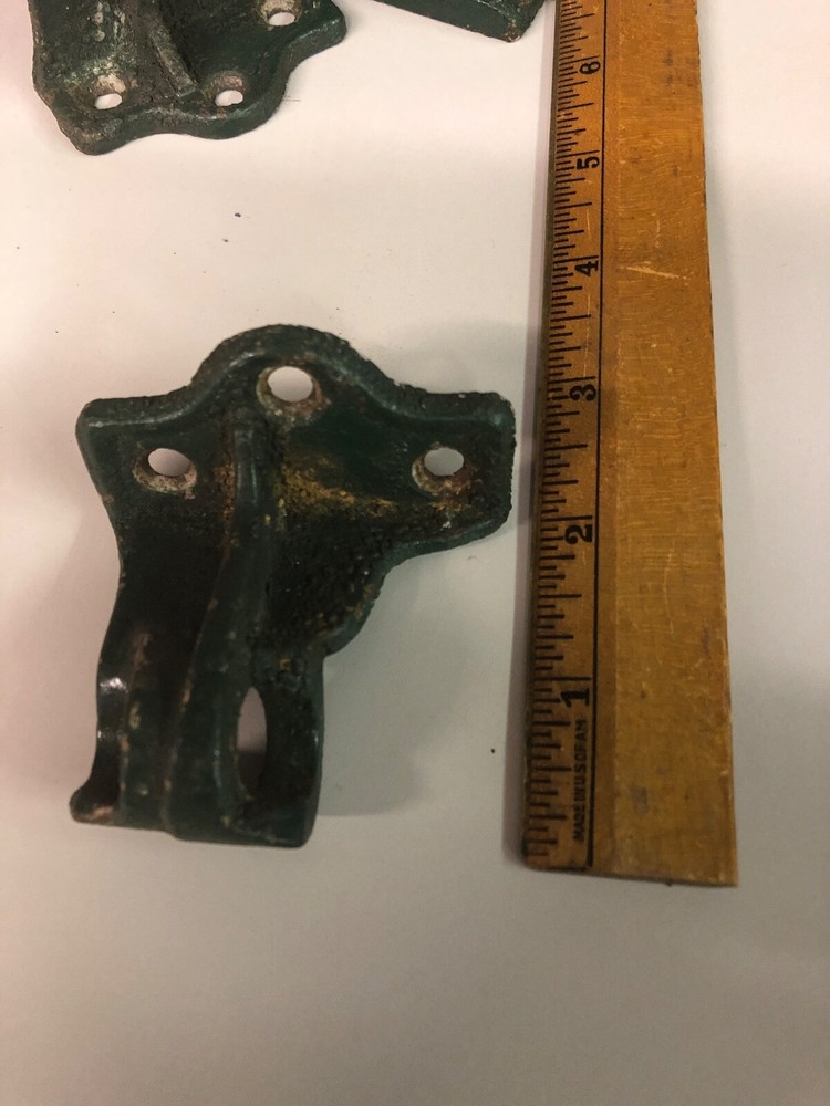 3 pieces cast iron shutter brackets (3499)