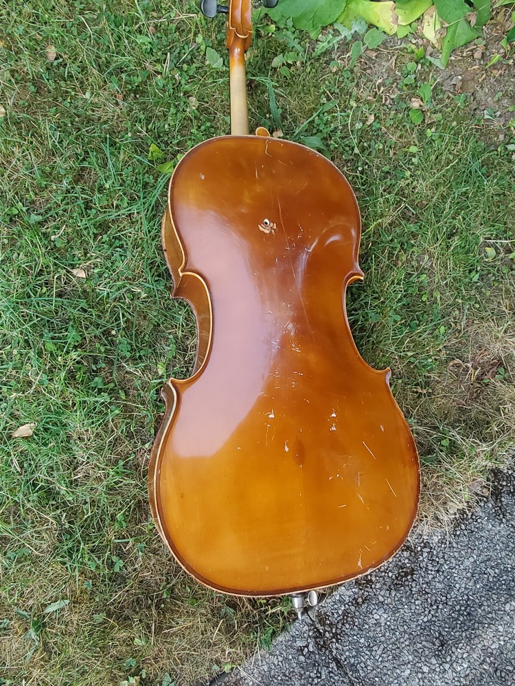 old Cello, needs repair!