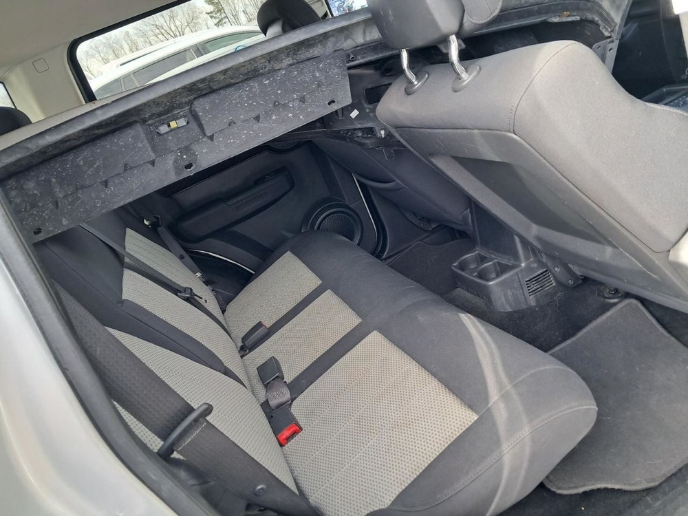 NITRO 2010 Glove Box 4902541