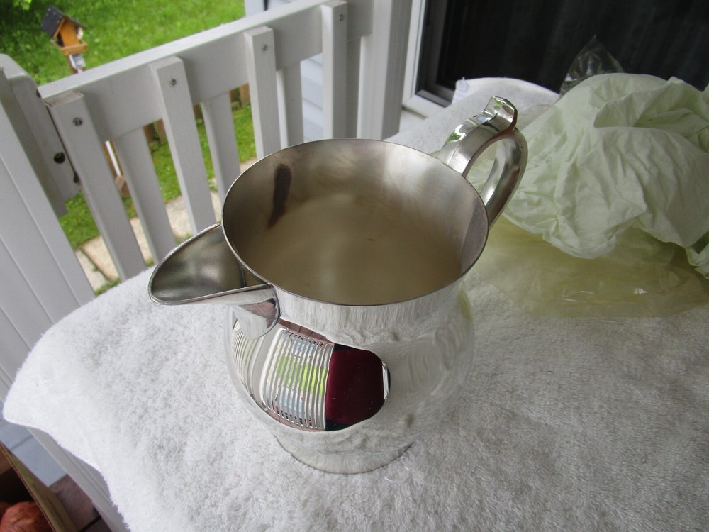 ONEIDA FINE SILVERPLATED [ BENNINGTON BEVERAGE PITCHER ] EARLY AMERICAN COLL