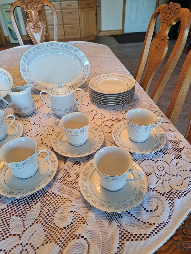 Dynasty Fine China Vintage Rapture Pattern Dinnerware 36 Piece Grouping
