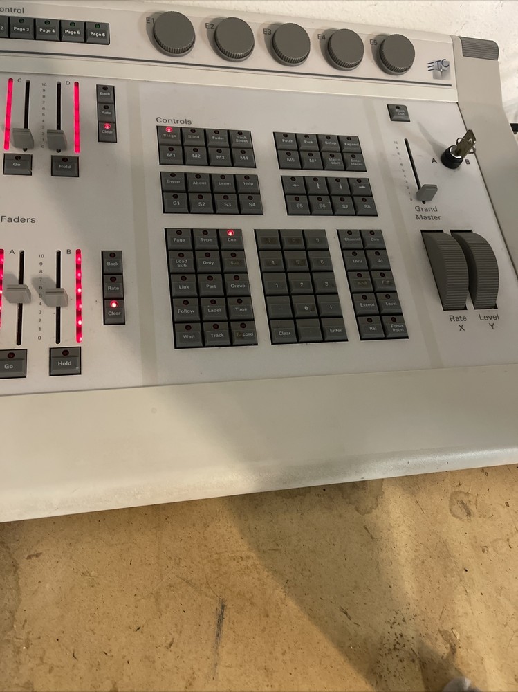 ETC ELECTRONIC THEATRE LIGHT CONTROL INSIGHT 3 CONSOLE STAGE LIGHTING CONTROLLER