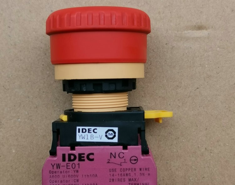 1pcs    Pushbutton Switch  YW1B-V4E03R