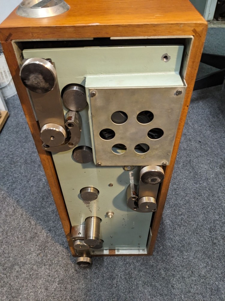 Bruel and Kjaer B&K 3204 Tapping Machine