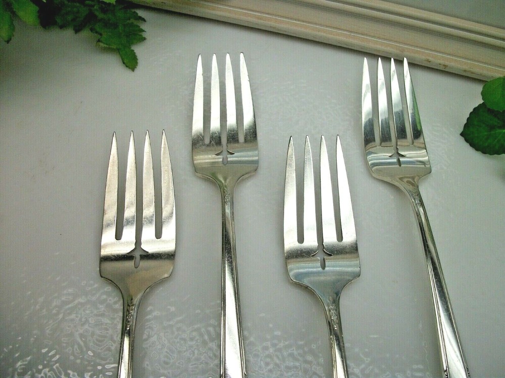 4 Oneida Community Silver MILADY Silverplate Salad Forks