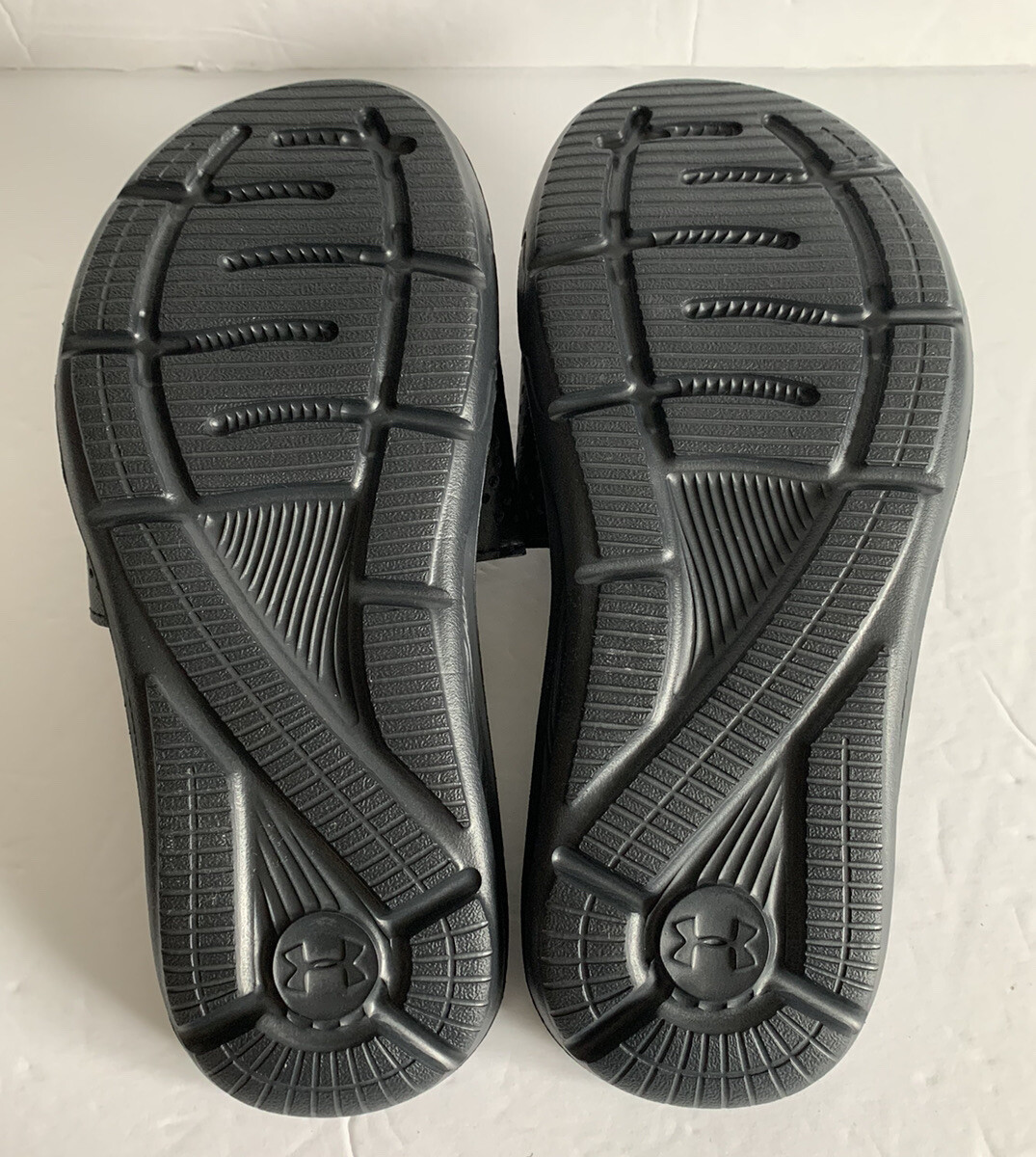 Under Armour UA B Ignite VI SL NEW w/Tags 3022728-001 Youth Black Slides Size 4