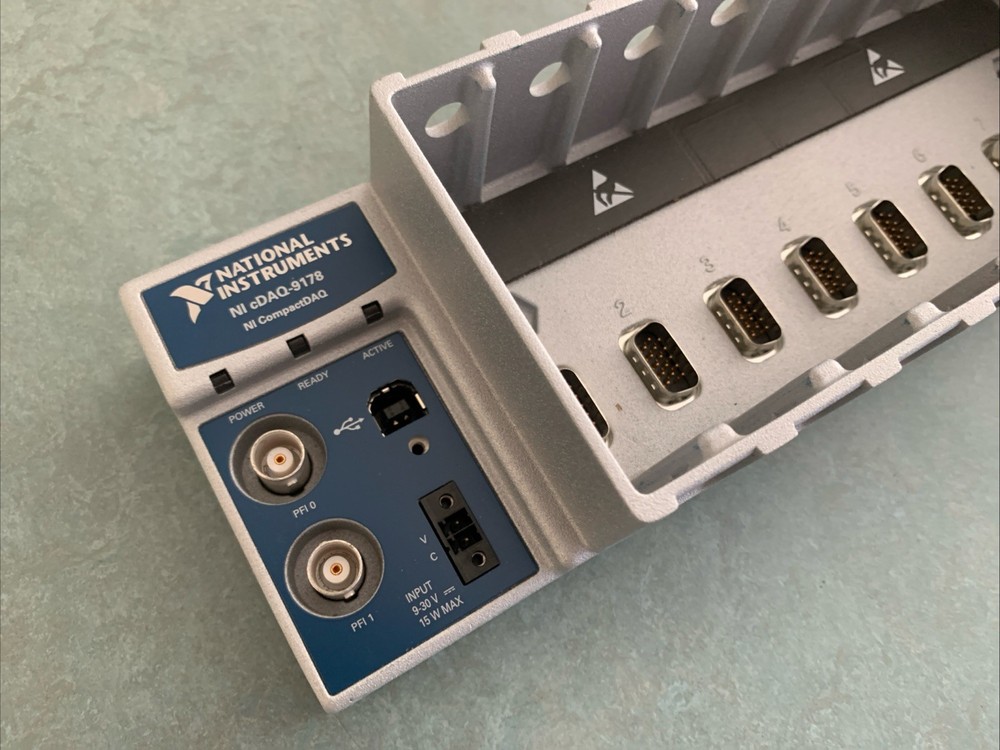 National Instruments compactDAQ cDAQ-9178 USB 8-Chassis