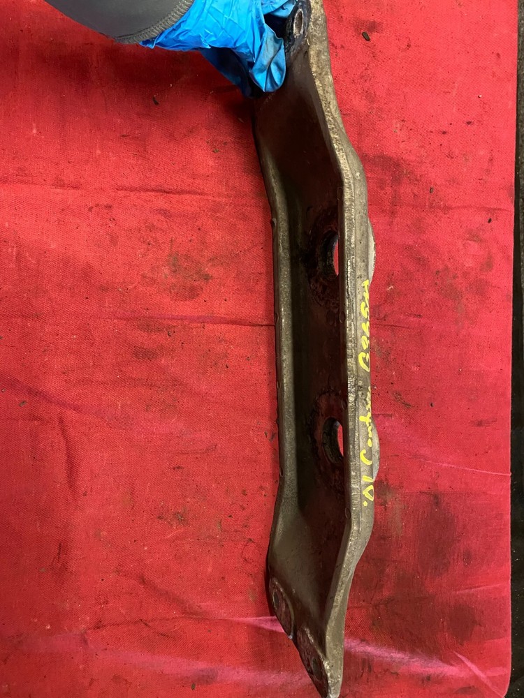 01 FREIGHTLINER CAT MOTOR ENGINE MOUNT BRACKET SUPPORT 103328 FRONT 05-16336