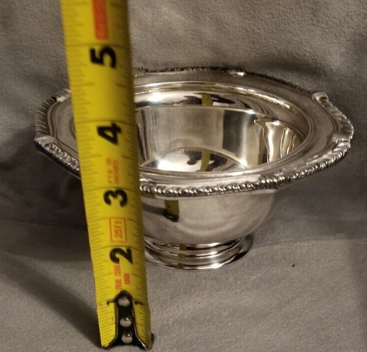 Vintage Lunt 646 Silver Dish Plate Round Catchall 6" Silverplate EUC Trinket