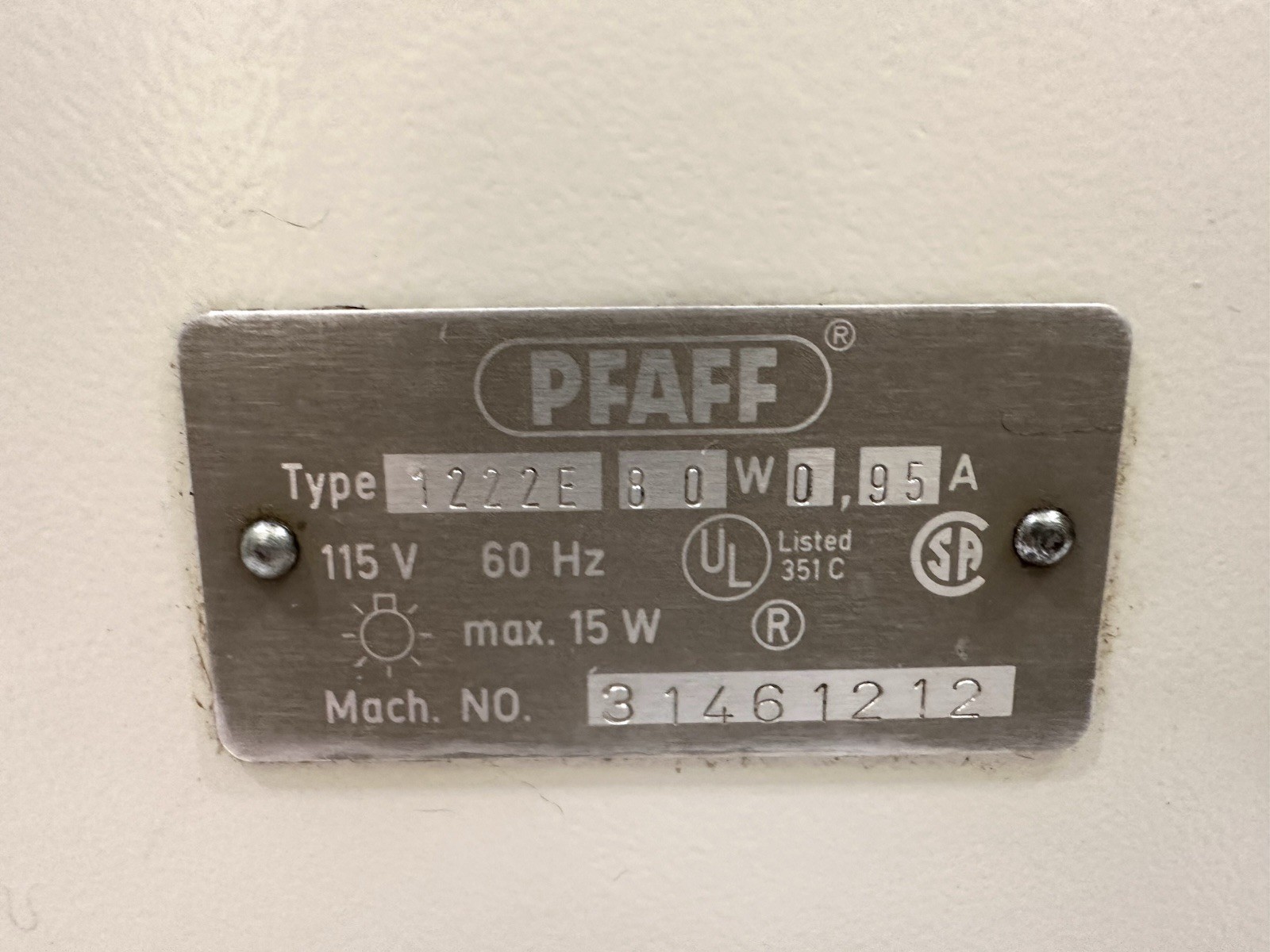 Pfaff Heavy Duty MetalSewing Machine 1222-E No Pedal or Cord -Parts Untested