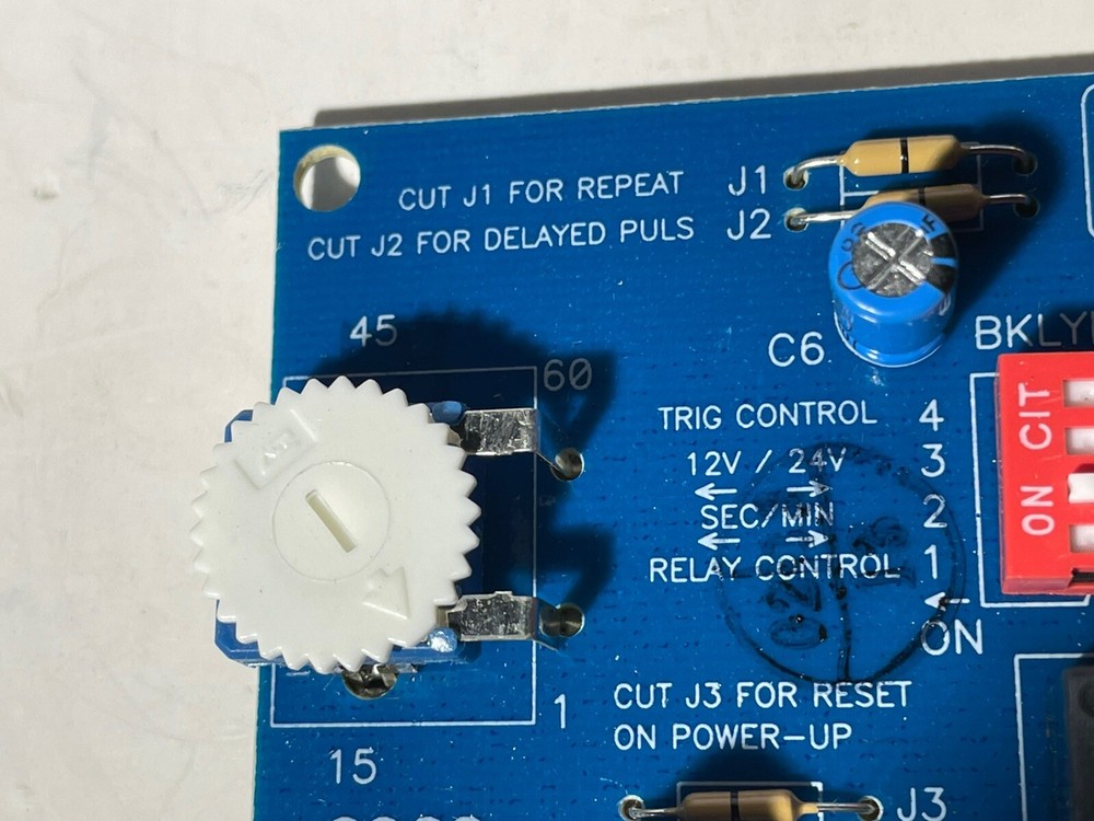 6062 Altronix Multi-Purpose Timer Module 12/24VDC NOS NOB