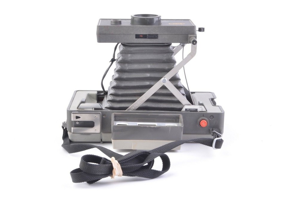 Polaroid 420 Automatic Land Camera w/ Strap in Box