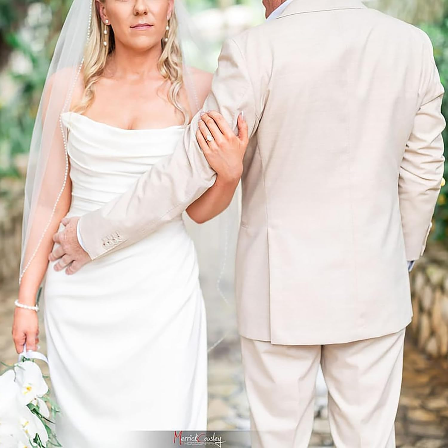 Bridal Veil Pearl Beaded Edge Fingertip Length Wedding Veil for Women White 3...