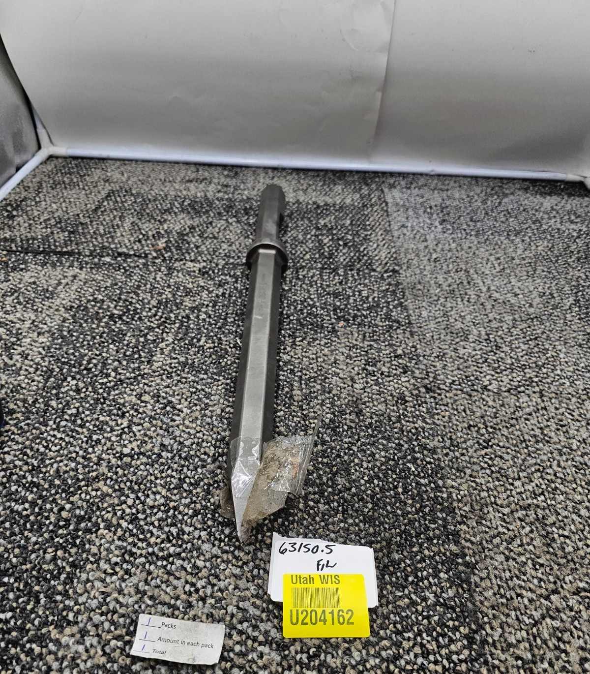 BOSCH HS2161 20 in Breaker and Demolition Hammer Chisel Moil Point 1-1/8in Shank