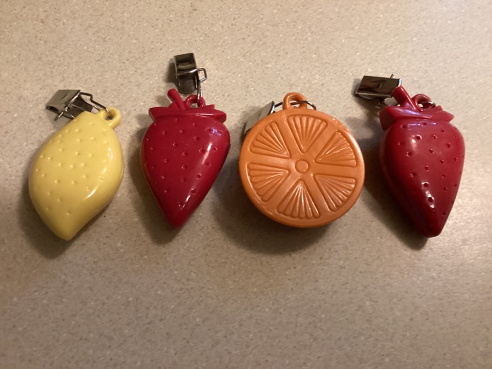 Whimsical vintage tablecloth weights; 2 designs; 4 each
