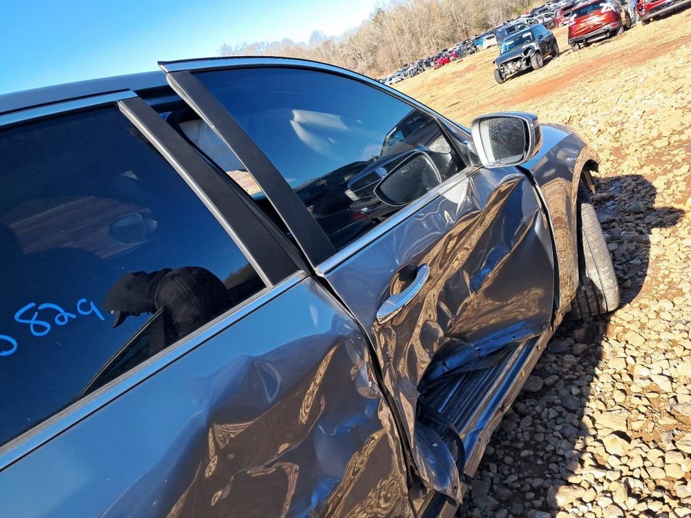 EQUUS 2014 Glove Box 4905526