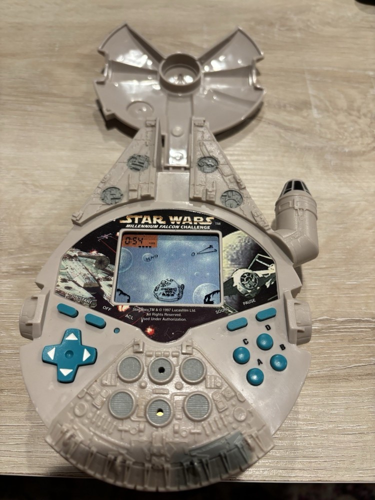 Tiger Electronics Star Wars Millennium Falcon Challenge Handheld Game Working!