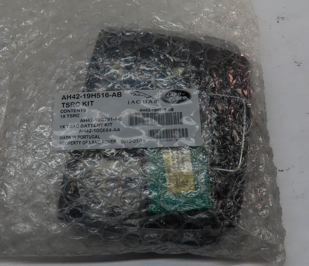 2012 RANGE ROVER (L322) REAR ENTERTAINMENT DVD LCD SCREEN REMOTE CONTROL