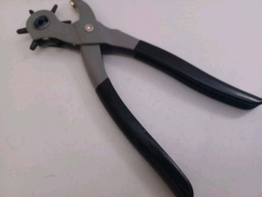 General Tools Leather Hole Punch Tool - 6 Multi-Hole Sizes for Leather, Rubber