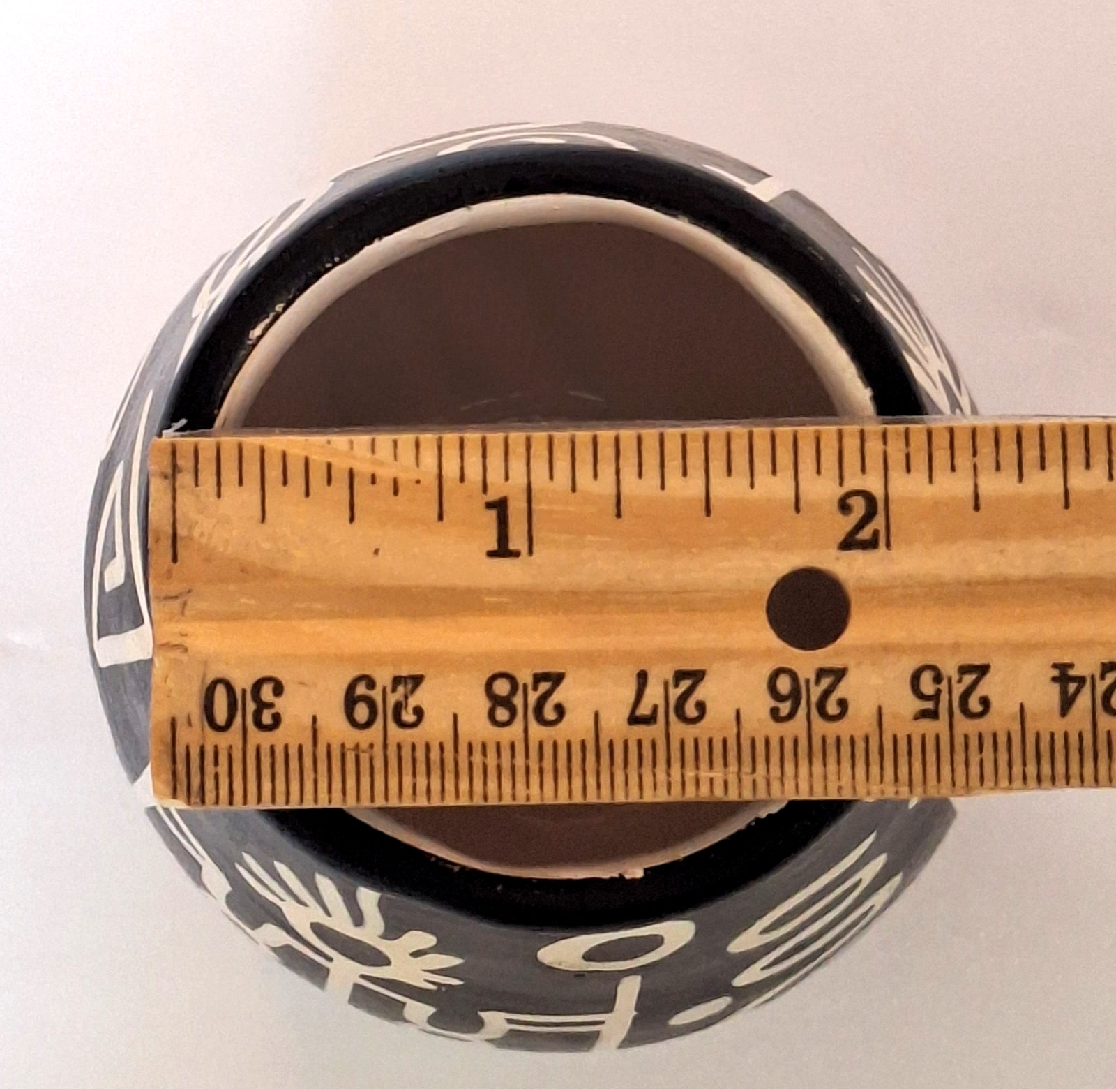 Vintage Peruvian Chulucanas Handmade Pottery Vase 3.5" T Black & White