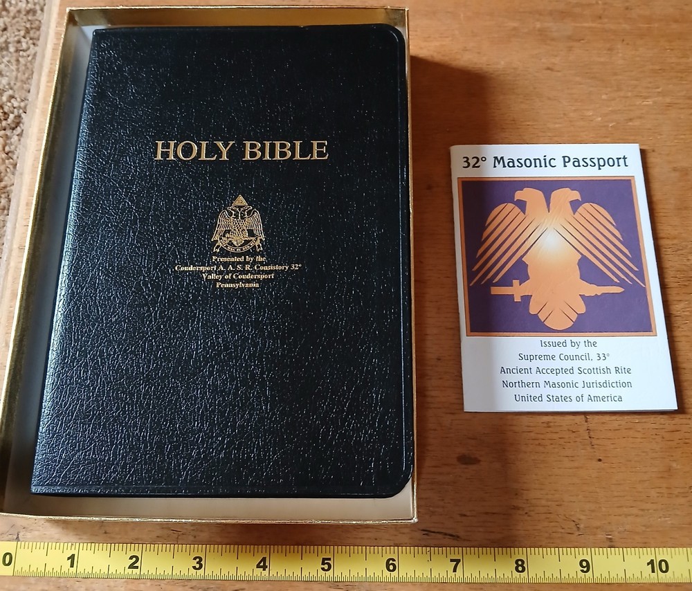 Holy Bible, Cornerstone Edition - NOS