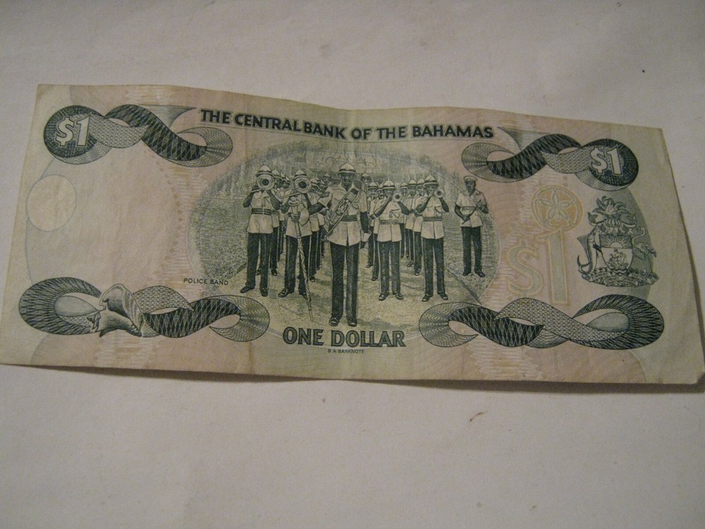 Bahamas FIVE One Dollar QEII notes 1996 Pick # 57a