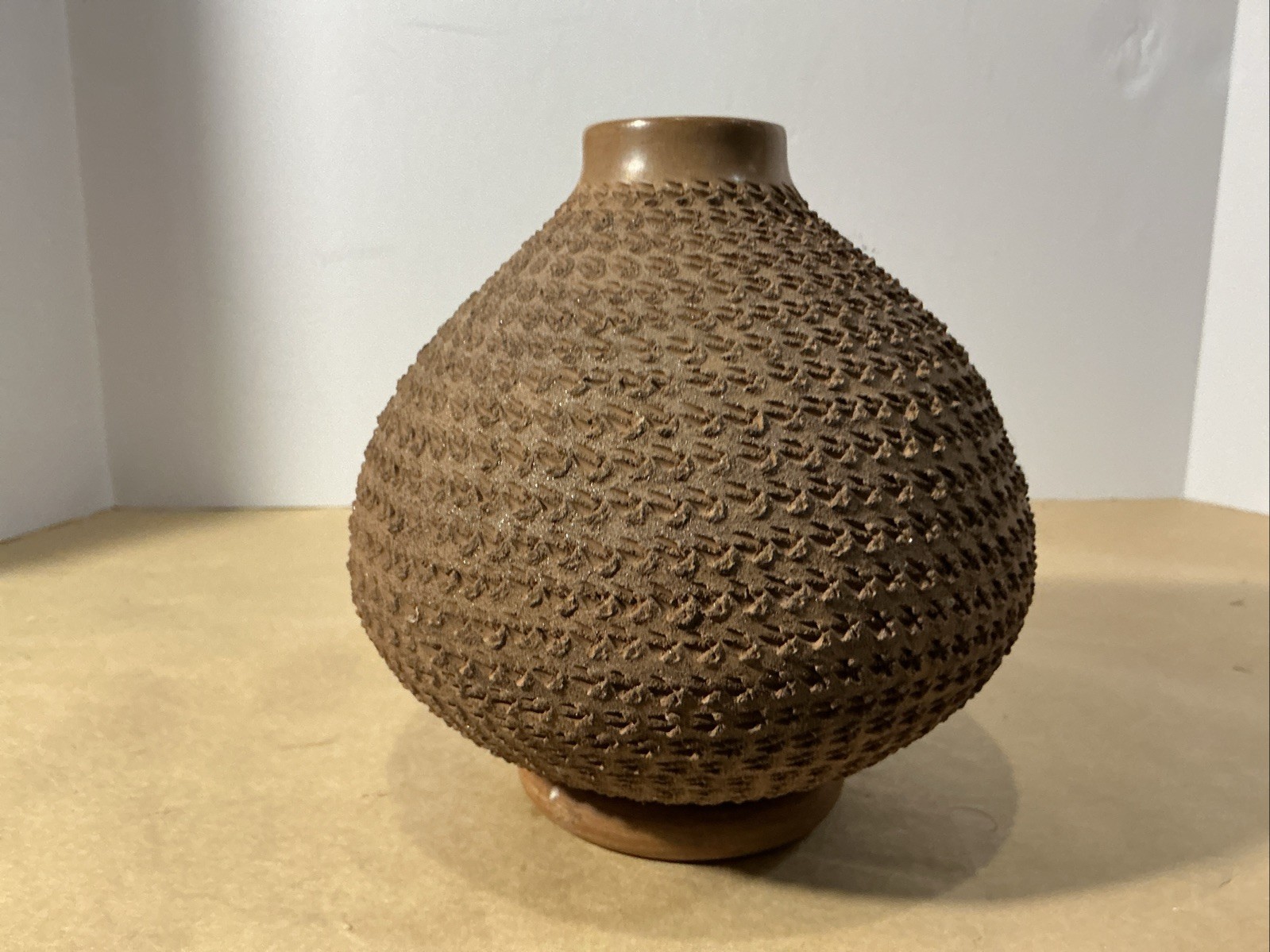 Amado Hedez Hernandez Pottery Brown Corrugated Pot Mata Ortiz, Mexico 6”