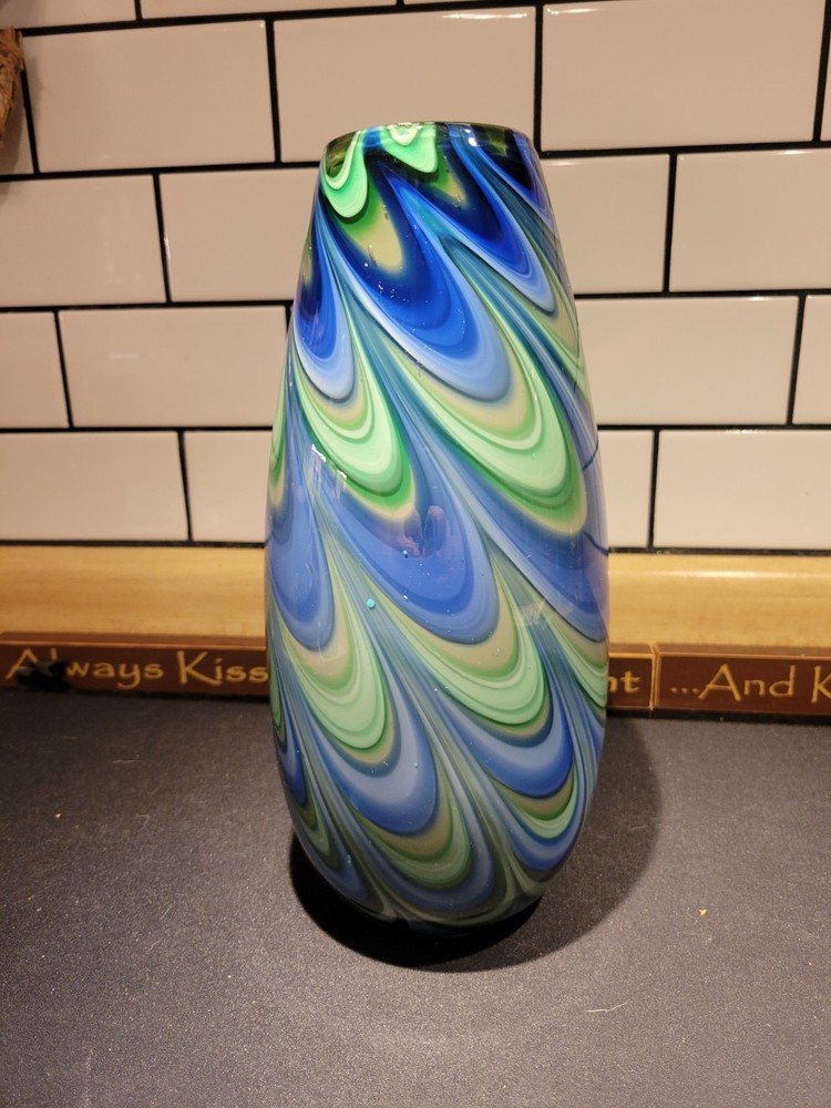 Deco Charm Peacock Glass Vase