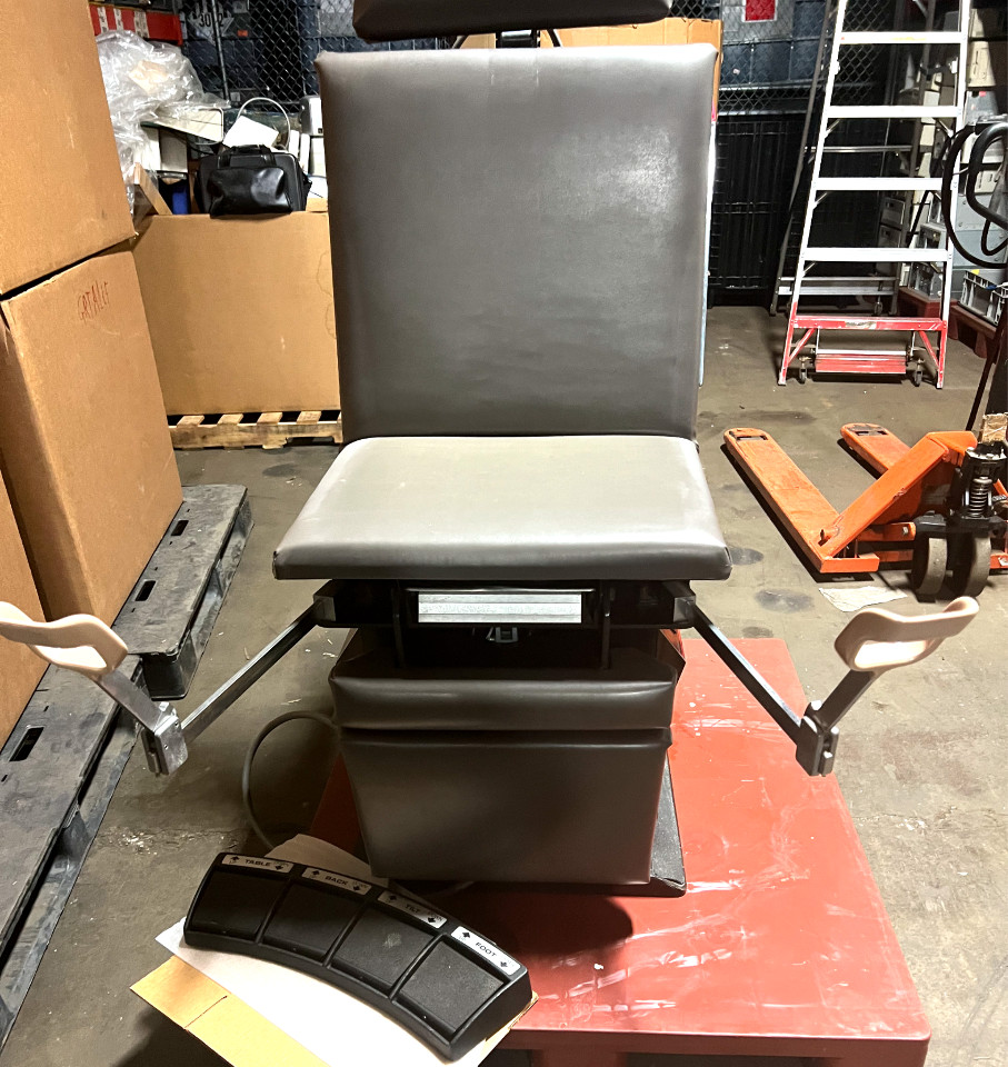 Midmark 111 Examination Table - Tested Fully Functional