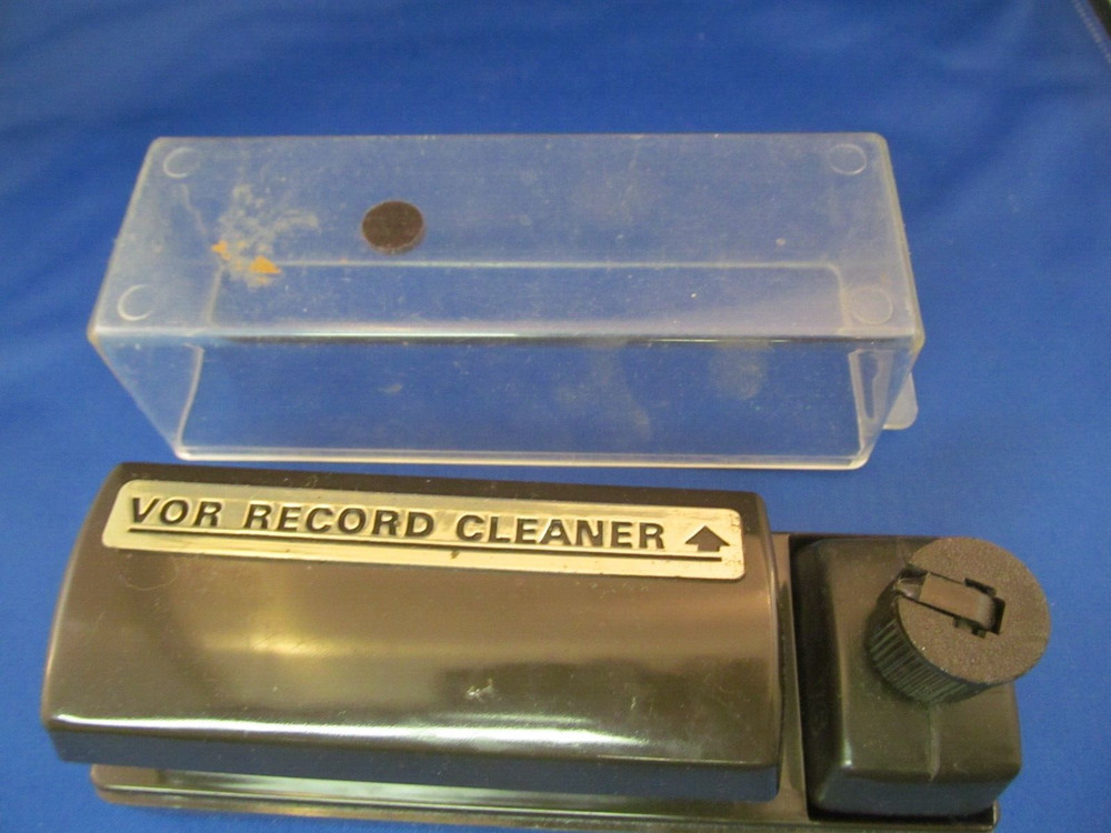 VOR VINYL RECORD CLEANER WITH CASE