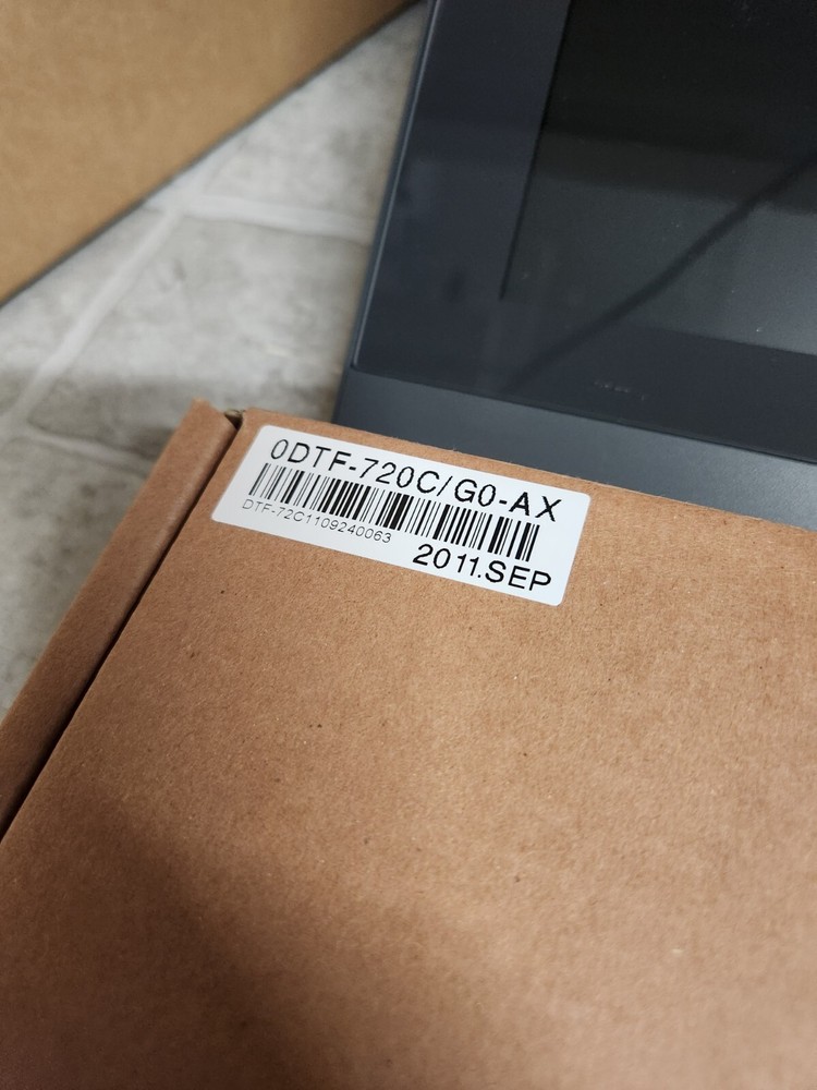 Wacom LCD tablet DTF-720 Interactive Pen Display