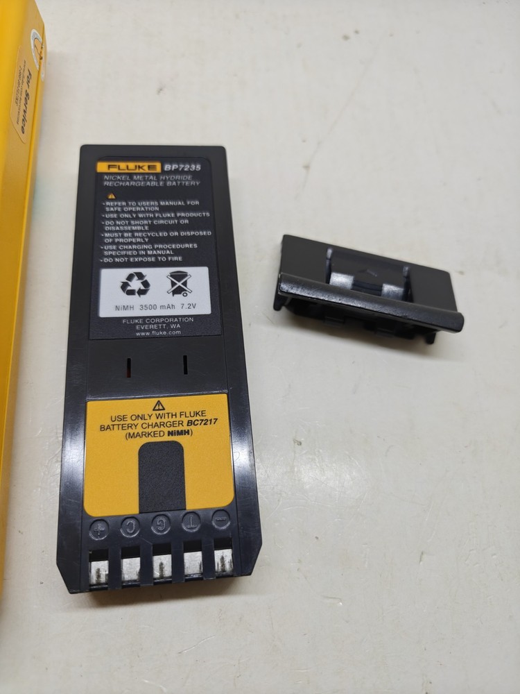 Fluke 744 Documenting Multifunction Process Calibrator W/Battery Used