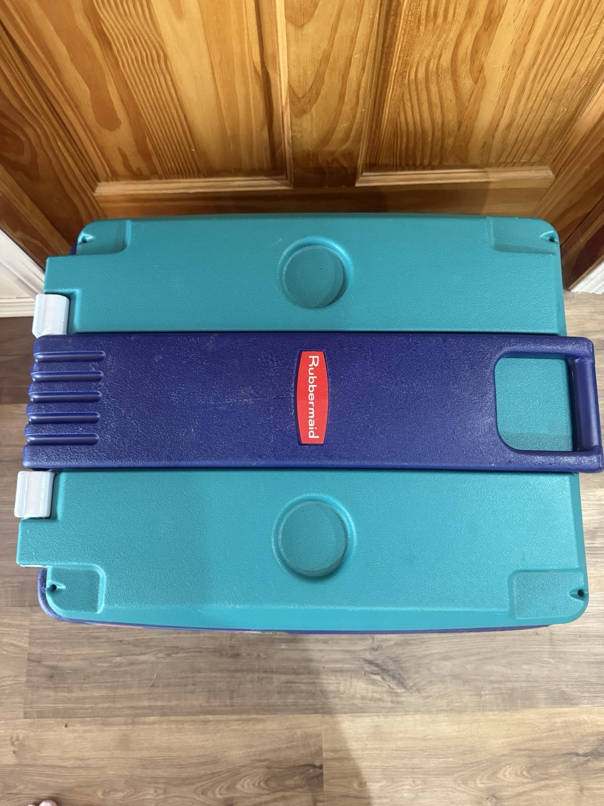 Rare 1996 Vintage Rubbermaid Rolling 60qt Cooler Wagon Blue/Green 4-Wheel 1860