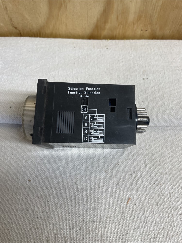 Crouzet GLR2.U Adjustable Time Delay Relay NOS